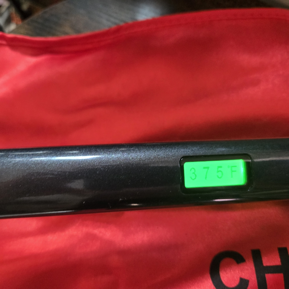 CHI Hair Straightener with Temperature Display